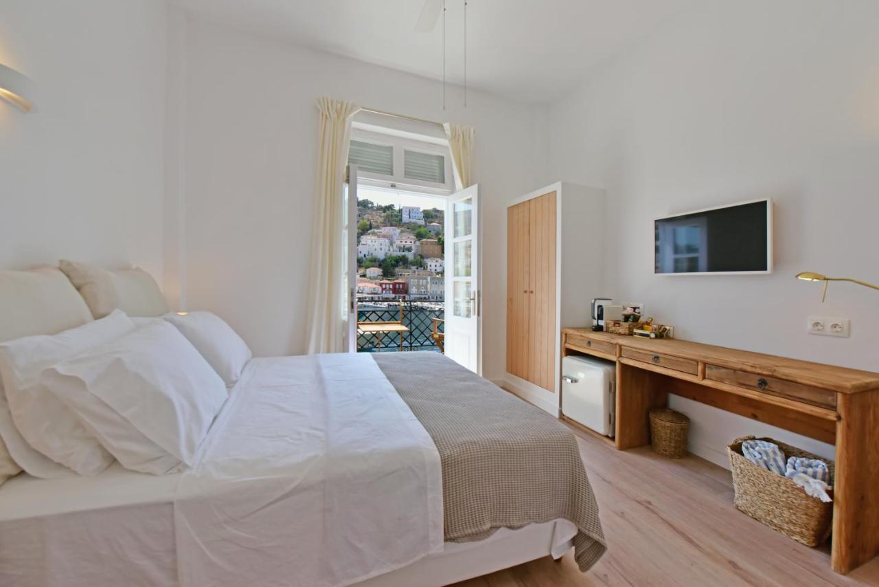 Estia Hydra Hotel Bagian luar foto