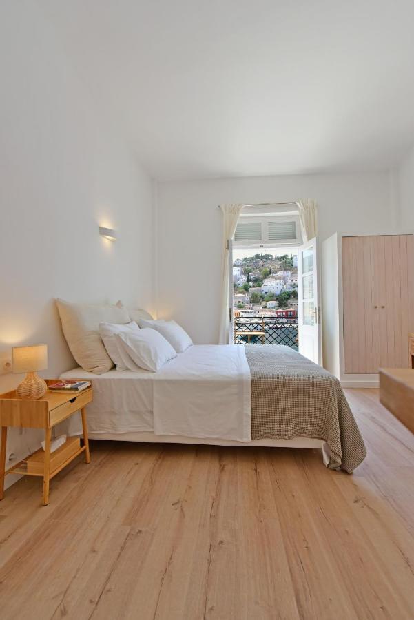 Estia Hydra Hotel Bagian luar foto
