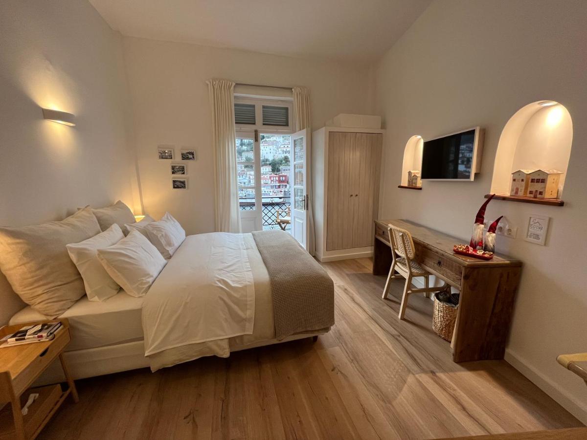 Estia Hydra Hotel Bagian luar foto